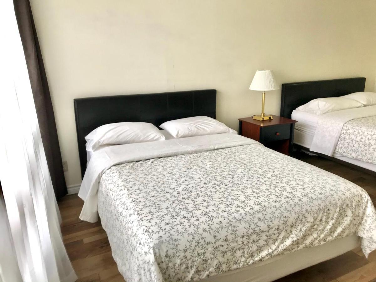 אוריליה Lakeside Inn מראה חיצוני תמונה