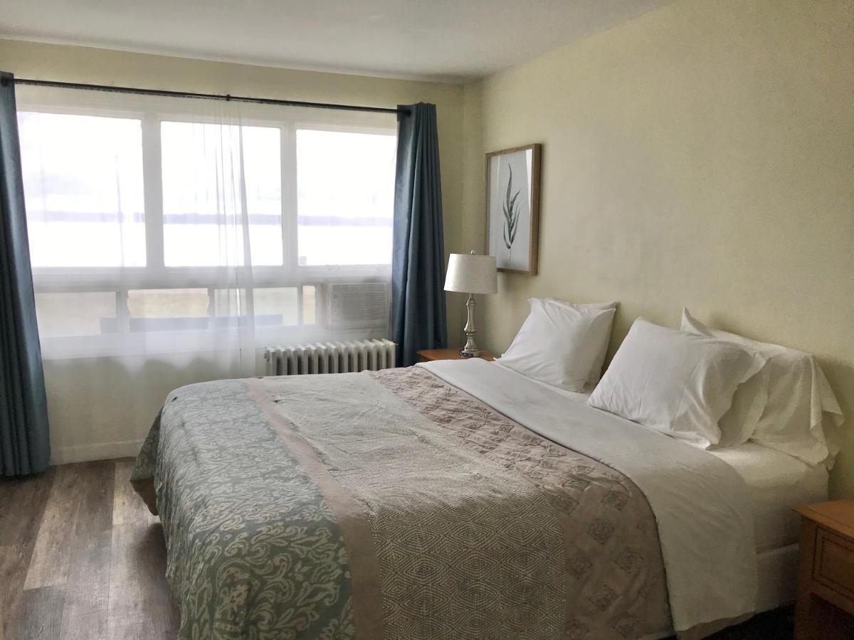 אוריליה Lakeside Inn מראה חיצוני תמונה