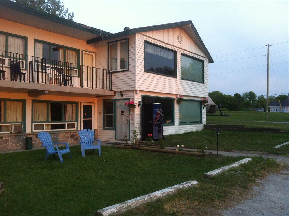 אוריליה Lakeside Inn מראה חיצוני תמונה
