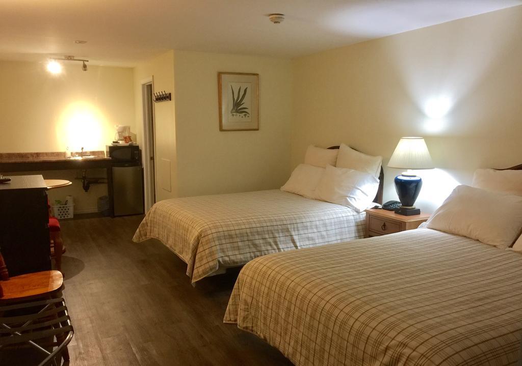 אוריליה Lakeside Inn מראה חיצוני תמונה